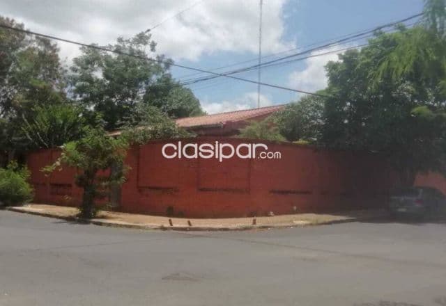 En venta amplia casa en el centro de Asunción