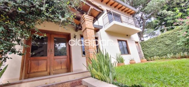 Casa en barrio kennedy lambare