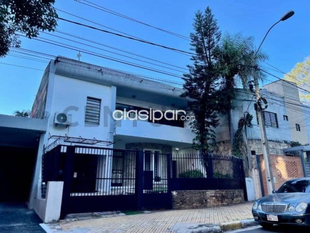 Se vende hermosa residencia en el barrio Las Mercedes, foto 1