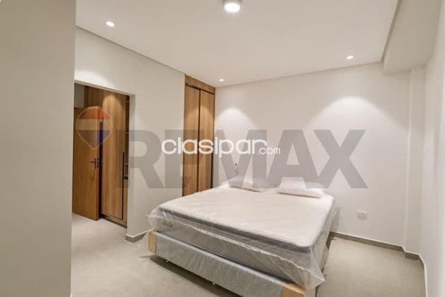 En venta – casa pareada de 3 suites | zona shopping mariscal lópez