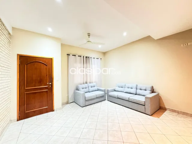 Casa de dos plantas sobre avenida laguna grande‼️, foto 4