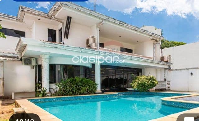 Casa amplia s/avda. Mcal lopez lugar visible amplio terreno -bo.Herrera