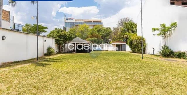 Casa amplia s/avda. Mcal lopez lugar visible amplio terreno -bo.Herrera, foto 5