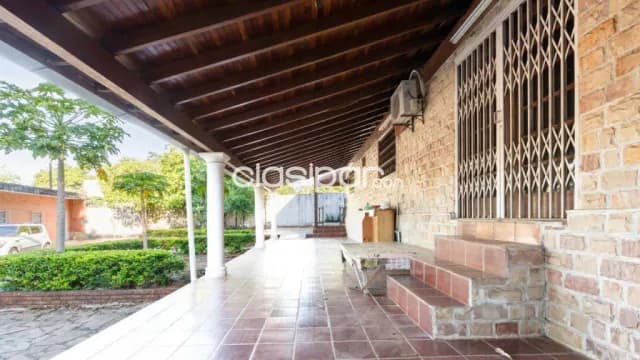 Amplia propiedad de 1.098 m2 en pleno centro de Lambaré, foto 3