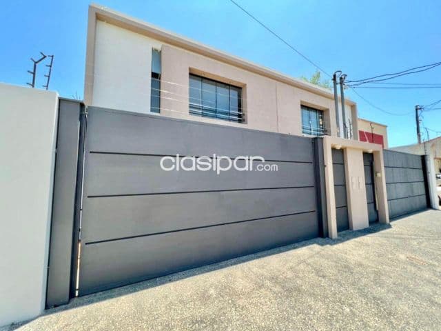 Duplex en asuncion barrio Herrera cod 6582