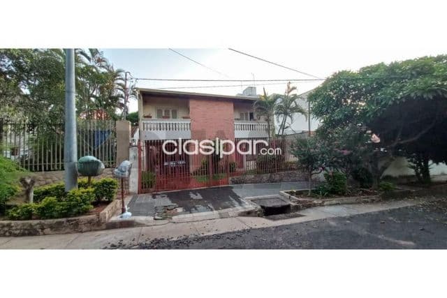 Casa en barrio bernardino caballero | amplios espacios