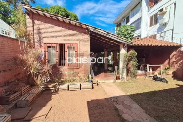 Casa en barrio bernardino caballero | amplios espacios — foto 4