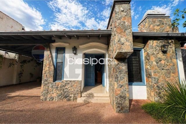 Casa en Venta - Barrio Mburucuya Asunción