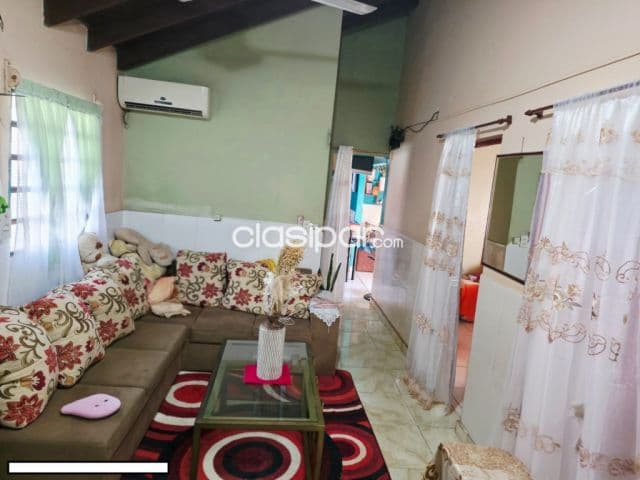 Casa en el barrio san pedro de Encarnación: 6 habitaciones y 5 baños