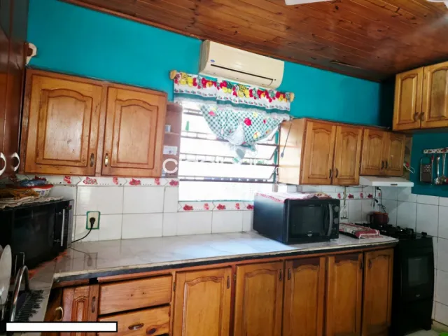 Casa en el barrio san pedro de Encarnación: 6 habitaciones y 5 baños — foto 4