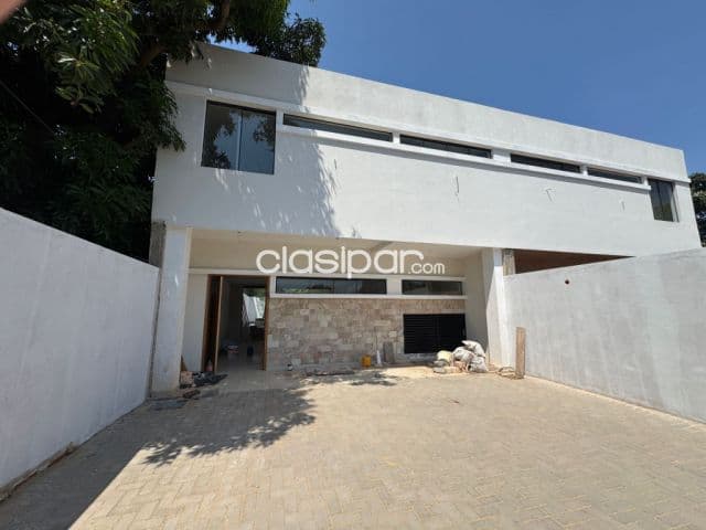 Dúplex de Lujo a Estrenar con Piscina en Cuarto Barrio, Luque