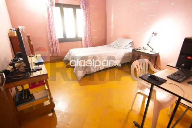 Casa con salón comercial y amplio terreno en Pinozá — foto 2