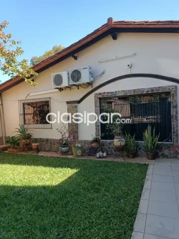 hermosa casa sobre asfalto en Lambaré — foto 3