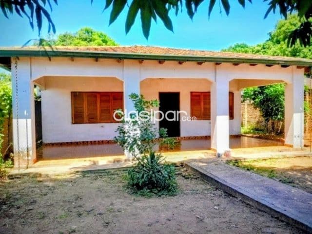 amplia casa en San Lorenzo a cuadras del centro zona Calleí, barrio Santa María