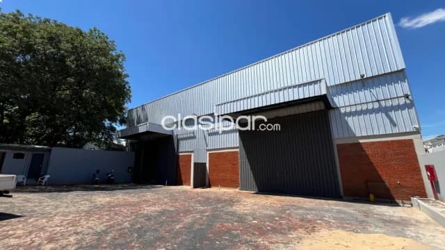 Show Room, oficinas y depósito - Ruta Mcal Estigarribia — foto 4