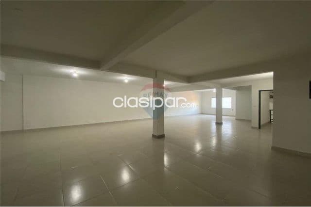 Local comercial s/ la avda esusebio ayala a pasos del shopping multiplaza