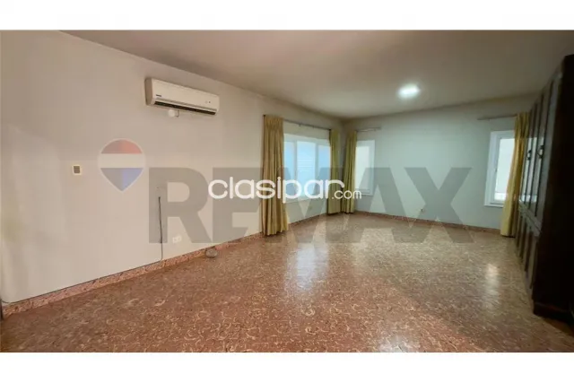 Casa a la venta en el barrio Recoleta de Asunción, foto 2