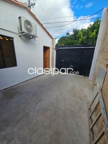 Chalet de 1 dormitorio en Barrio Kennedy a pocas cuadras del hospital de Lambare