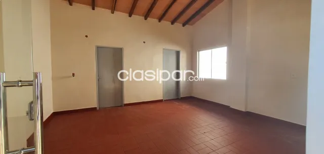 Salón comercial en el centro de Luque, foto 3