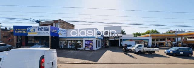 Locales comerciales ubicados sobre la Avda. Irrazábal en la ciudad de Encarnación — foto principal