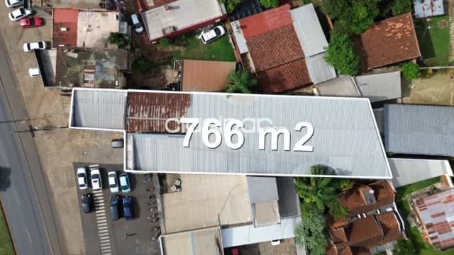 Locales comerciales ubicados sobre la Avda. Irrazábal en la ciudad de Encarnación — foto 3