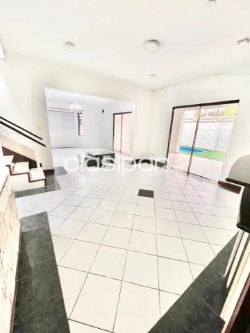 En Alquiler Casa Amplia en Barrio Recoleta con 4 Habitaciones A429, foto 4