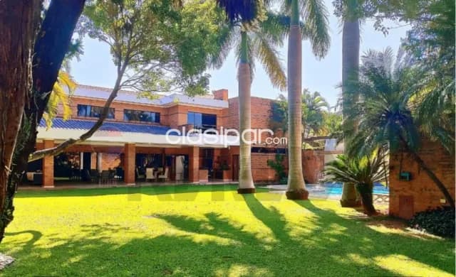 Casa 6 hab en suite, sauna, piscina terreno 1079 m2 bo.mcal estigarribia Asunción — foto 3