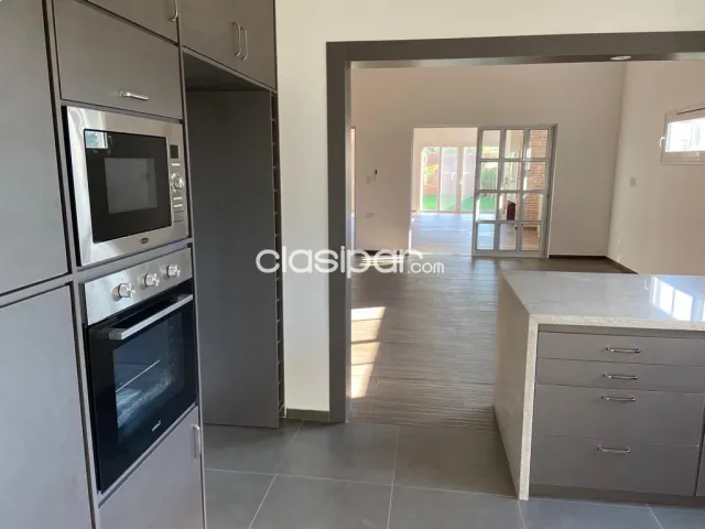 Viendo hermosa casa de tres suites en Surubíi AV0725, foto 5
