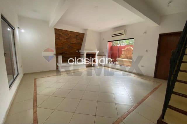 Casa tipo dúplex en venta en Luque, laurelty