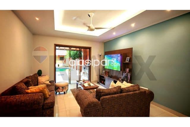 Residencia premium + lote estratégico en Las Lomas