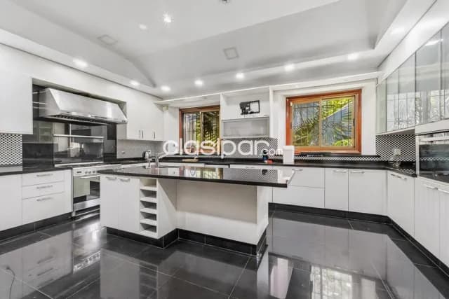 Imponente mansión en venta en surubi´i!! — foto 5