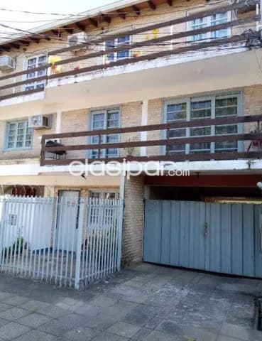 Edificio en el centro de la ciudad de Lambaré — foto 5