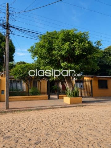 Casa en Fernando de la Mora zona sur bo. Pitiantuta