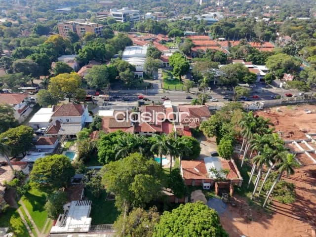 Casa en Recoleta - terreno 1400 m2 - sobre mcal. Lopez frente al centenario — foto 3
