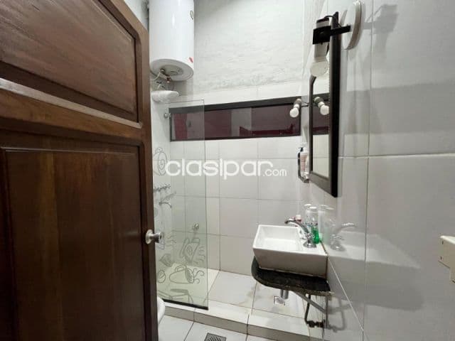 terreno con casa a demoler o refaccionar