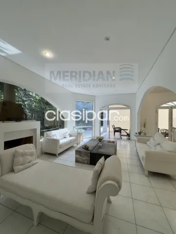 Amplia residencia en Barrio Mburukuja — foto 5