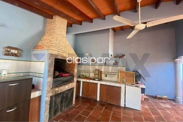 Casa en venta en esquina, loma merlo-Luque, foto 2