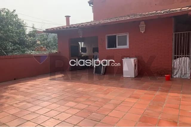 Casa en esquina con departamento independiente en sajonia, foto 2