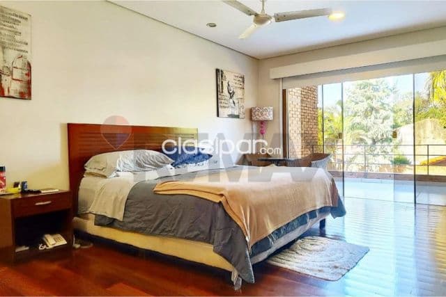 Residencia de lujo en barrio mariscal estigarribia