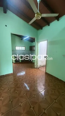 Casa en Barrio Nazareth en Amplio terreno, casa a refaccionar, foto 2