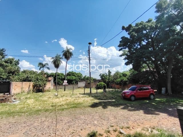 2 terrenos en exclusiva zona de Ñemby
