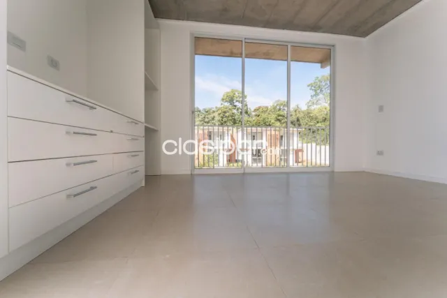 Amplio y luminoso dúplex de tres habitaciones y dos cocheras en ALTAVIDA Luque, foto 3