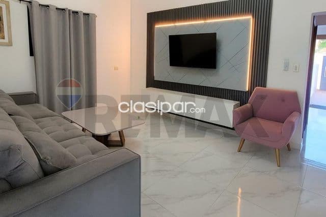 Exclusiva casa con piscina en los laureles