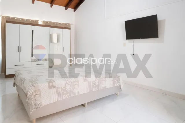 Exclusiva casa con piscina en los laureles — foto 4