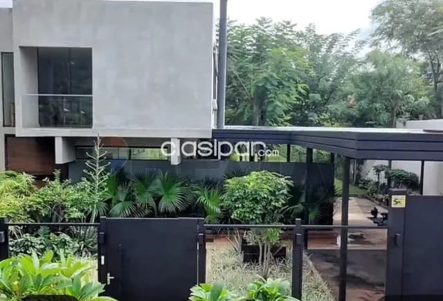 Casa moderna c/piscina solarium y amplio terreno en San Bernardino country club, foto 3