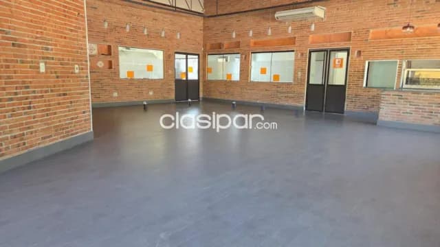 Salon comercial sobre la avenida bruno guggiari zona lambare — foto 3