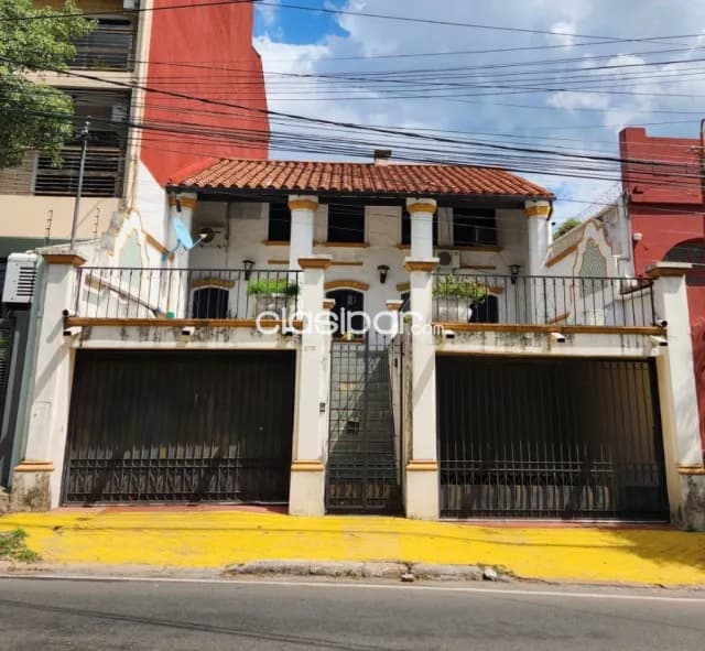 Casa de estilo colonial mediterráneo en barrio ciudad nueva — foto 3