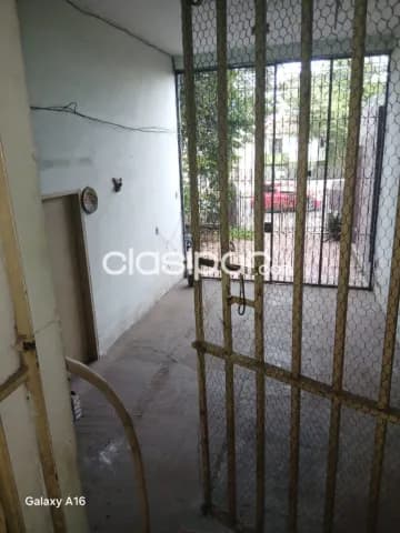Casa ideal para depósito sobre av. Felix bogado, foto 4