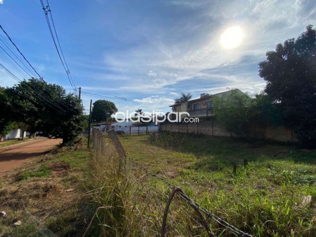 Terreno en esquina a la venta – Lambaré, valle apu´a II i