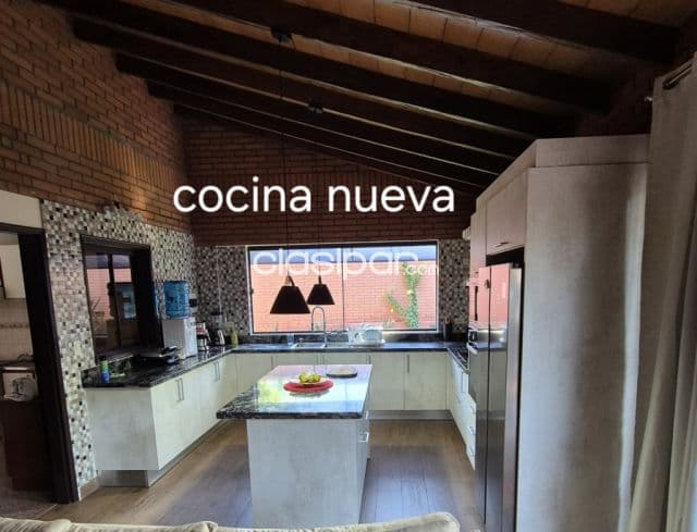 Lujosa residencia en villa anita Ñemby vendo !!
